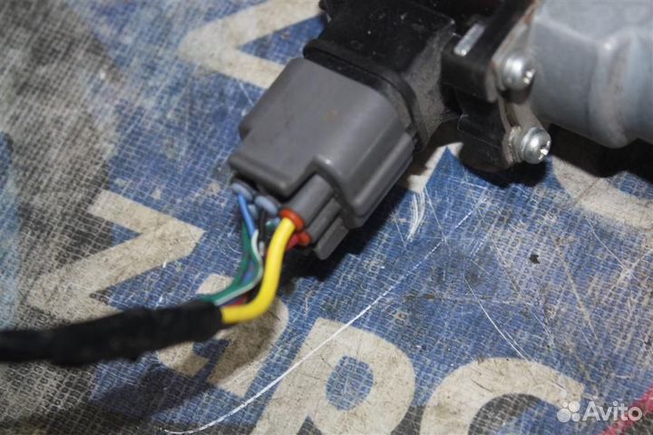 Стеклоподъемник задний правый Ситроен Ц-Кроссер