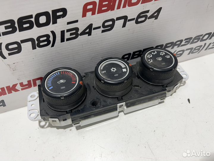 Блок управления печкой климатом Mitsubishi Lancer