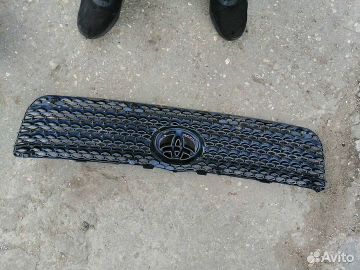 Решетка радиатора Toyota Succeed