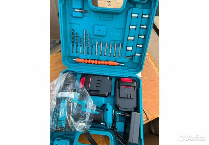 Шуруповерт 18v 2a/h с набором Makita