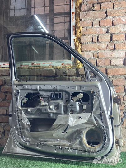 Дверь передняя левая nissan cube z10