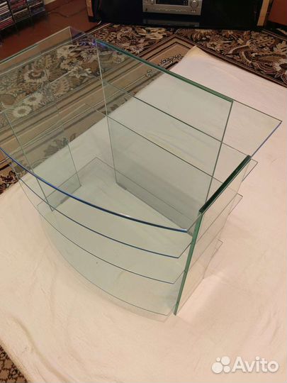 Полка для телевизора и аппаратуры