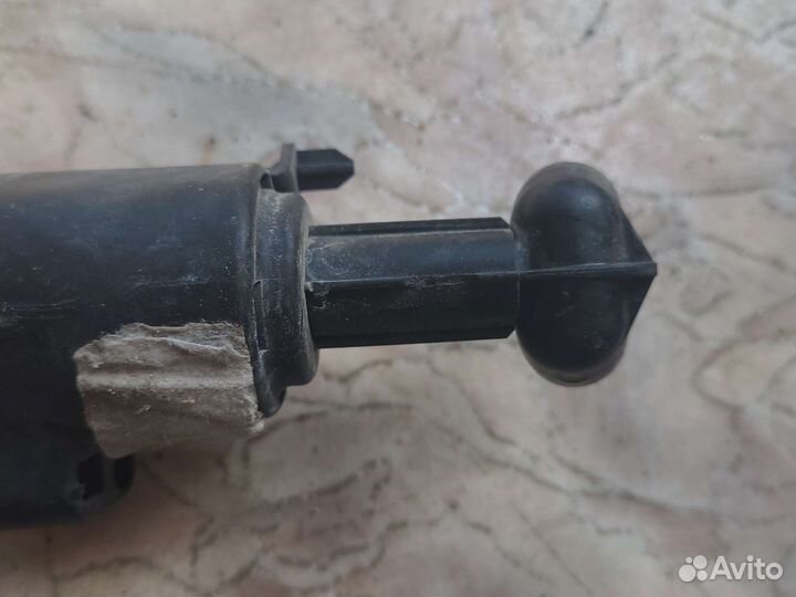 Форсунка омывателя фар правая mersedes E w 212