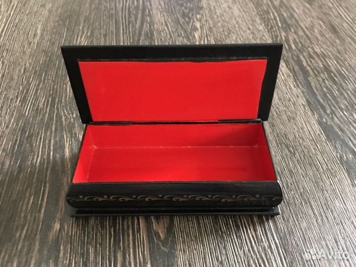 Шкатулка для украшений лаковая