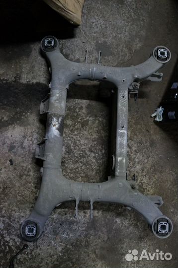 BMW F01 задний подрамник