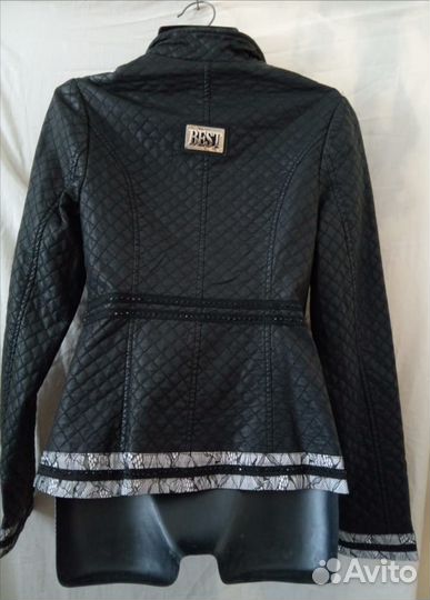 Ветровка женская