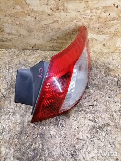 Фонарь правый Mitsubishi Lancer 10 хэтчбек