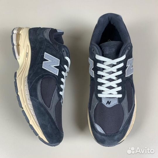 Надежные New Balance 2002R обувь