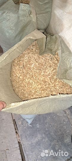 Опилки в мешках