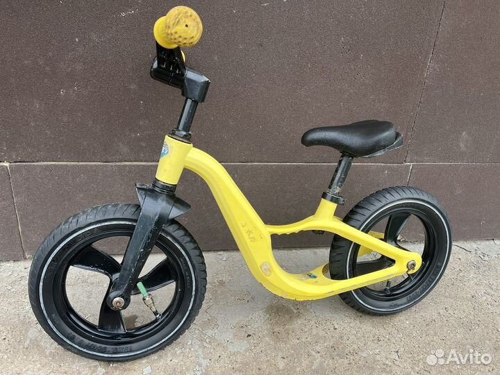 Беговел колеса 12 дюймов