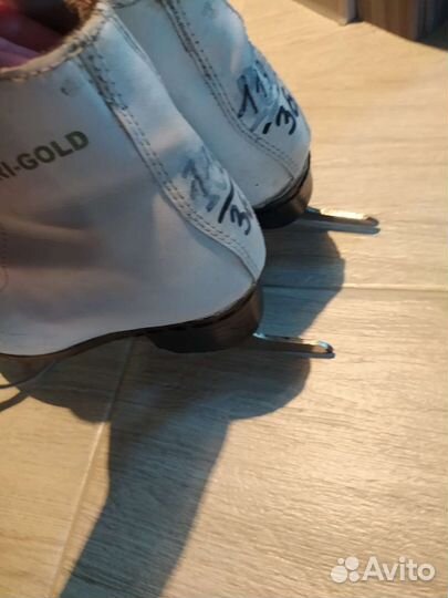 Коньки фигурные TRI-gold размер 36