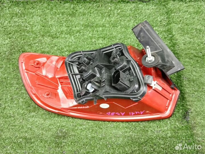 Фонарь задний правый VAG Audi A3 8P