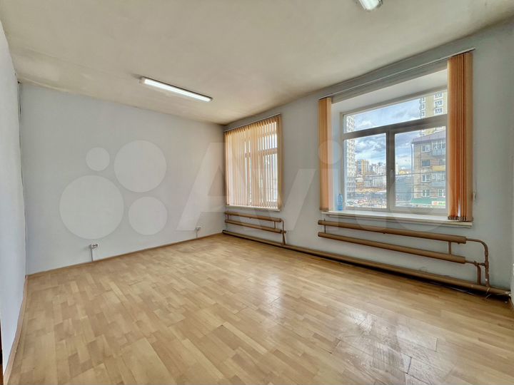Офисы в аренду: 32.4 м², 32.7 м²
