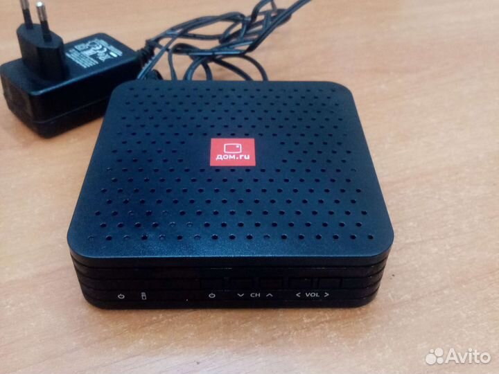 Wi-Fi роутер и тв приставка Дом.Ru