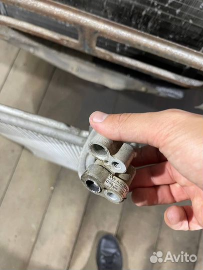 Радиатор кондиционера Фольксваген Поло