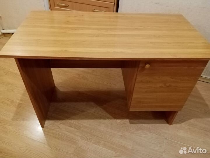 Письменный стол