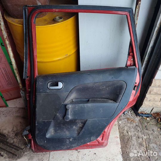 Дверь ford fiesta