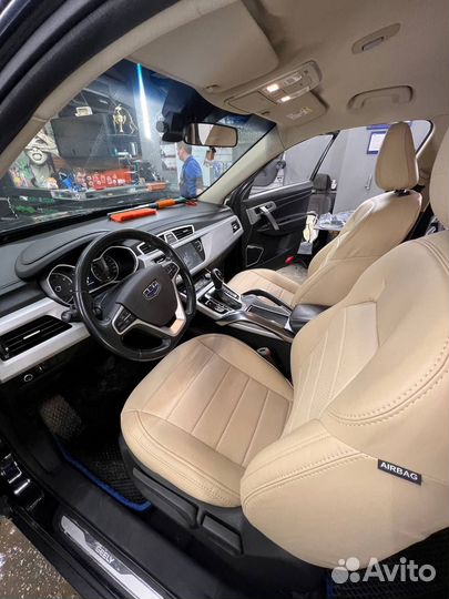 Чехлы из экокожи Автопилот на Geely Atlas