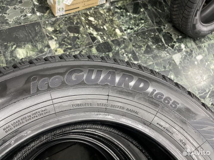 Yokohama IceGuard Stud IG65 215/65 R16 102T
