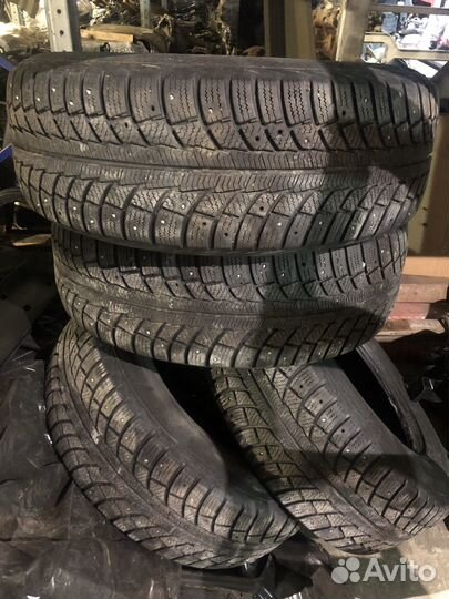 Gislaved Nord Frost 5 235/65 R17