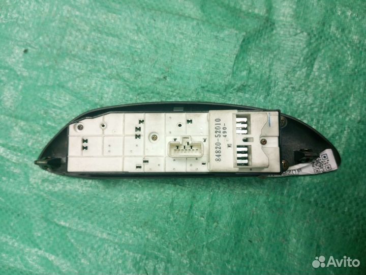 Блок управления стеклоподьемниками Toyota Vitz