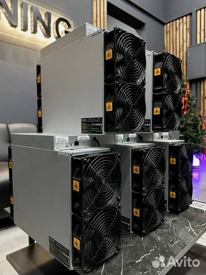 Antminer T21 190th б/у ув идеале