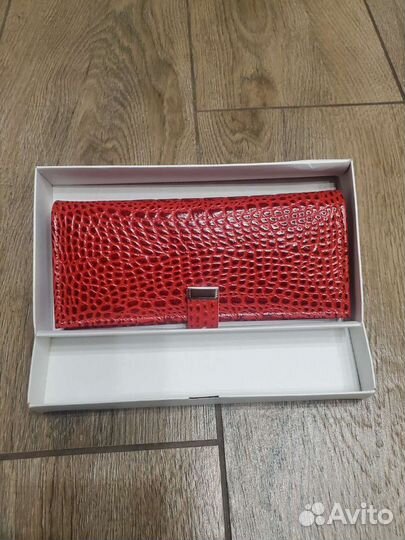 Кошелек женский натуральная кожа красный новый