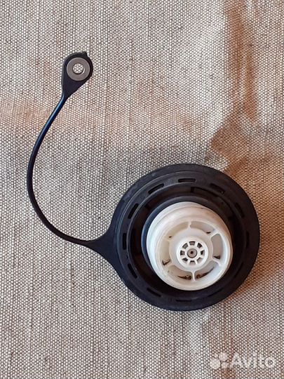 Крышка топливного бака Шевроле Нива оригинал