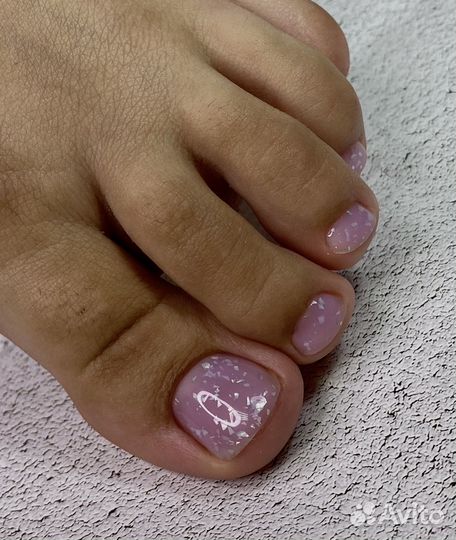 Маникюр педикюр