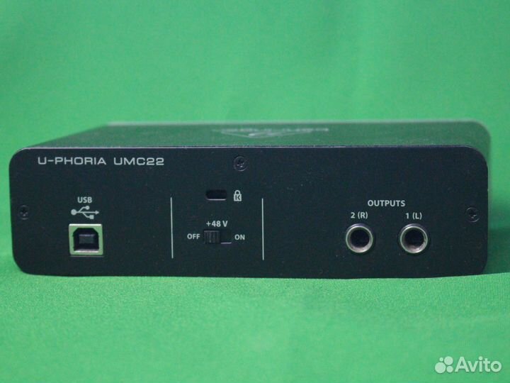 Звуковая карта USB Behringer UMC-22