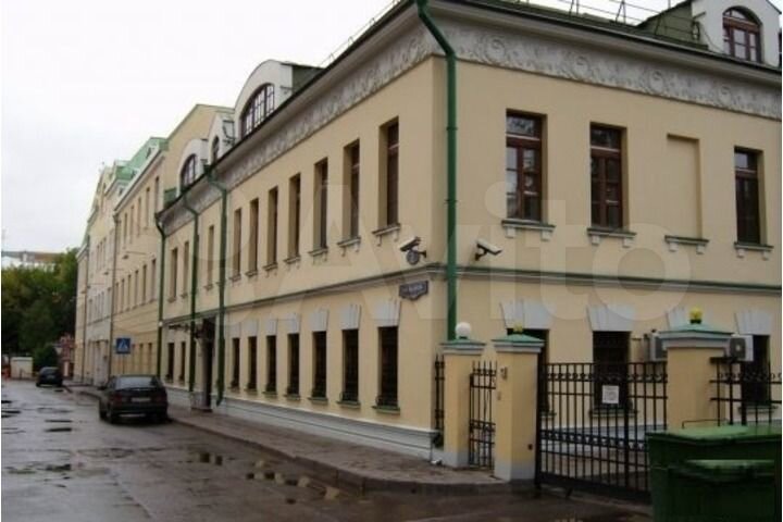 Здание, 1074 м² м. Полянка 1-я линия домов