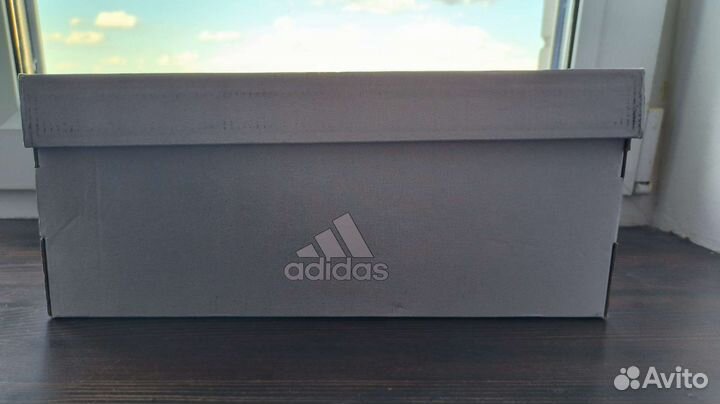 Футбольные бутсы adidas predator