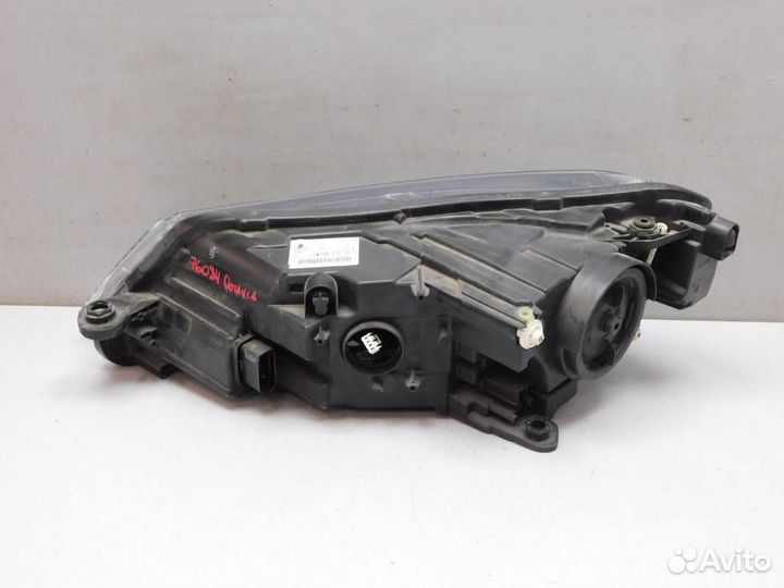 Фара правая Skoda Superb