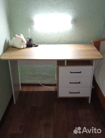 Компьютерный стол как IKEA новый