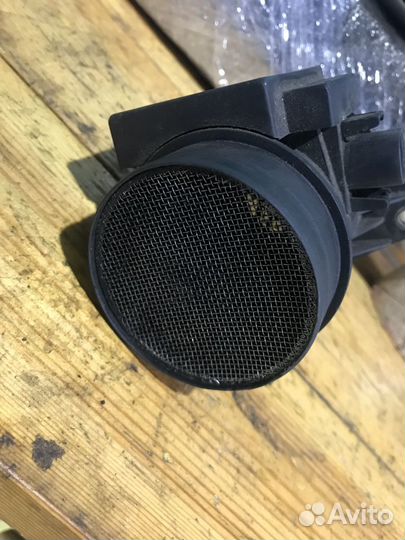 Датчик расхода воздуха на VW Passat Golf