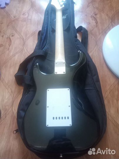 Электрогитара