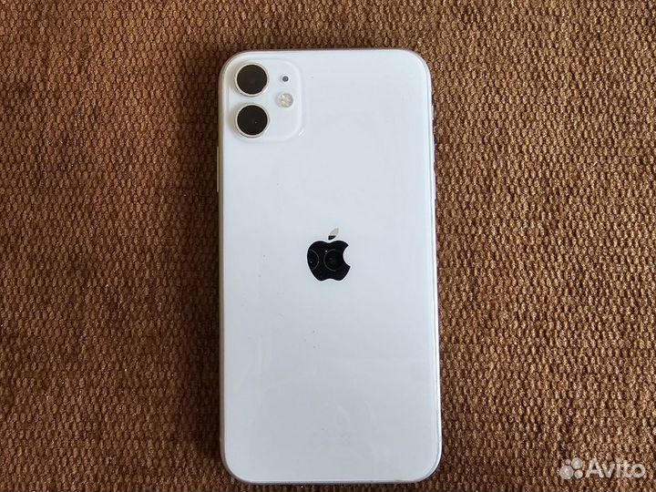 iPhone 11, 64 ГБ