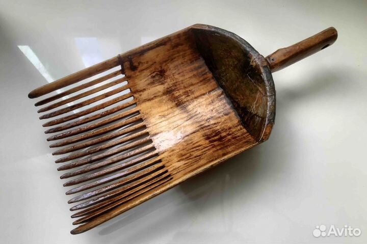 Совок для сбора ягод деревянный