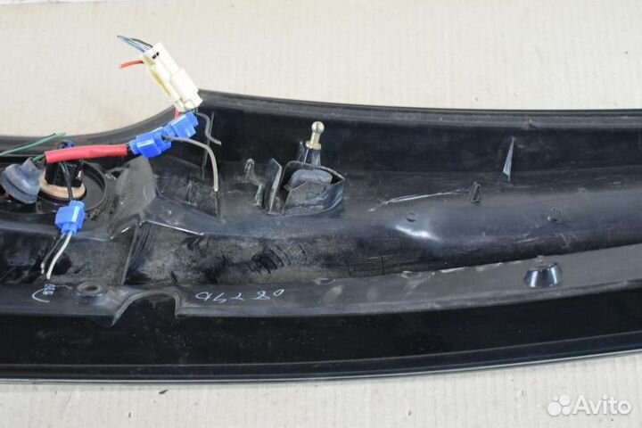 Фонарь задний правый Mitsubishi Grandis 1