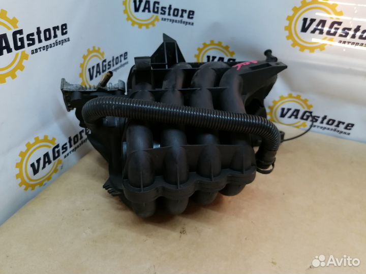 Коллектор впускной Volkswagen Golf 4 2002