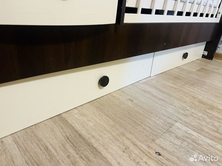 Детская кроватка с комодом