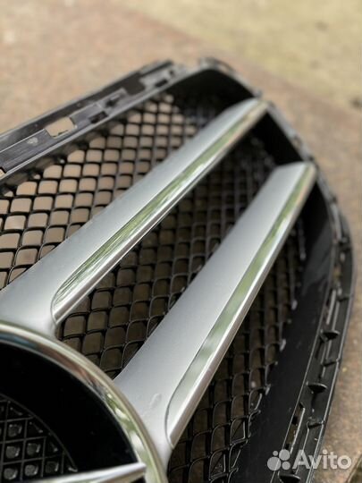 Решетка радиатора AMG Mercedes W212 рест