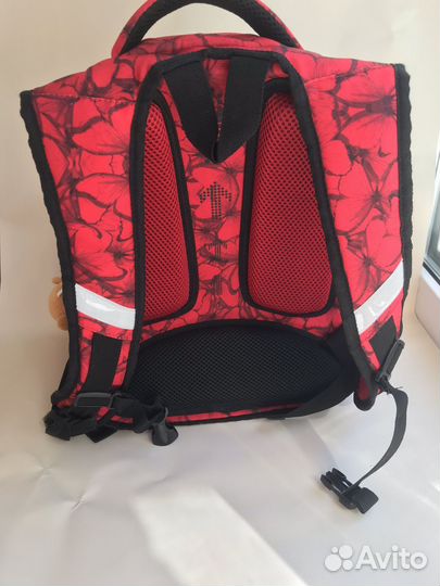 Портфель. Рюкзак школьный