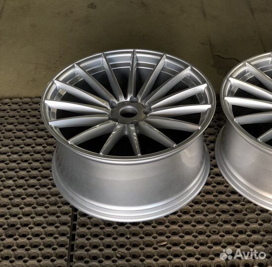 Диски Khan R20 на BMW F10 F13 Chevrolet Camaro