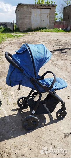 Детская прогулочная коляска