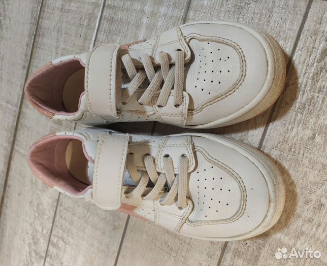 Кроссовки для девочки