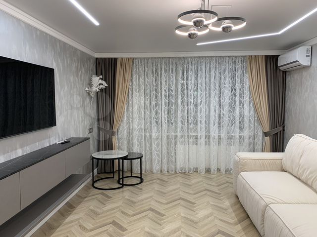 2-к. квартира, 54 м², 3/14 эт.
