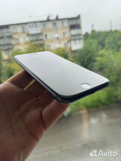 iPhone 8 Plus, 64 ГБ