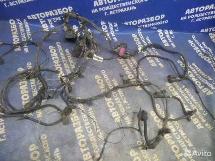 Проводка подкапотная Opel Astra J хэтчбек 2011