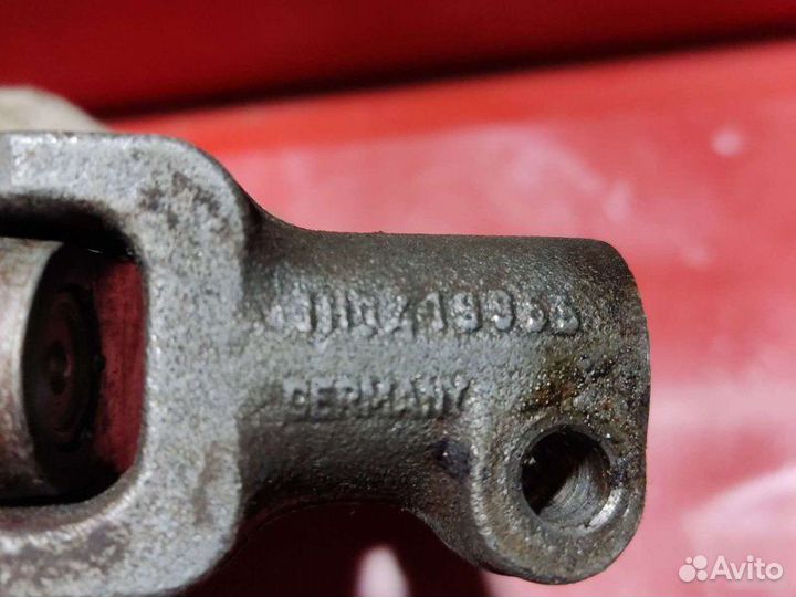 Кардан рулевой Volkswagen Golf 3